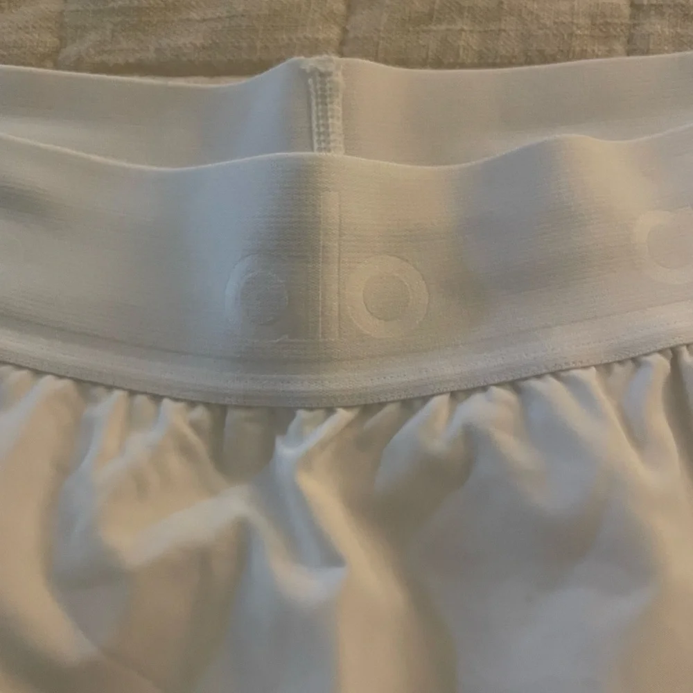 ALO Yoga Women's White Pleated Skirt